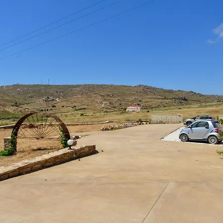 Naxos Near Kastraki With Parking 1 *